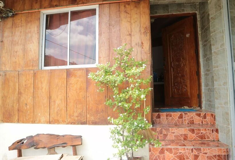 Centillo Travellers Inn