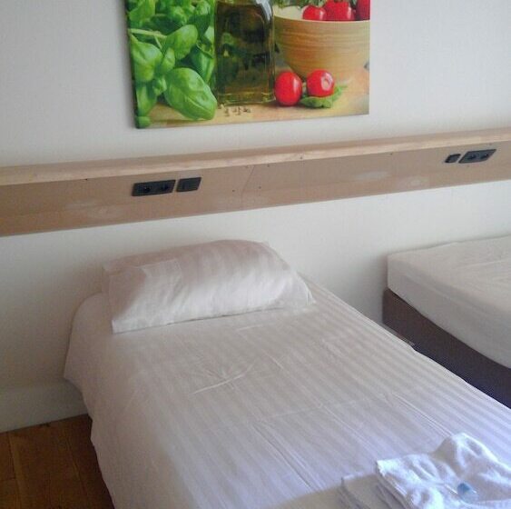 De Steenakker  Hostel