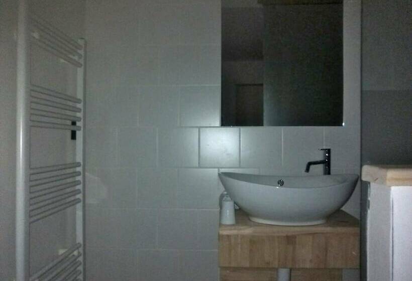 De Steenakker  Hostel