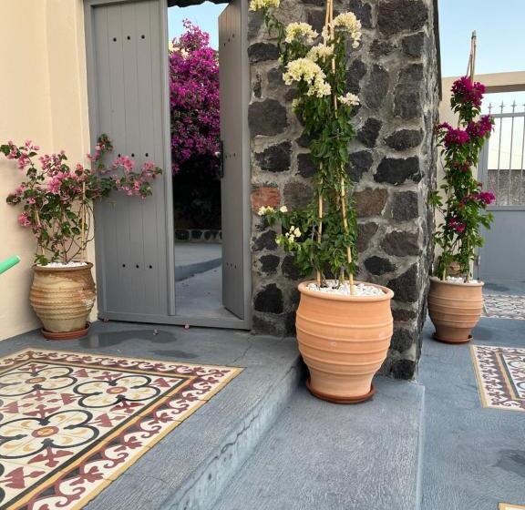 Flora S House & Cave Winery