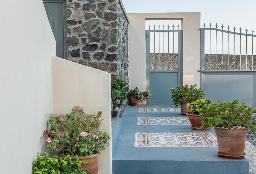 Flora S House & Cave Winery