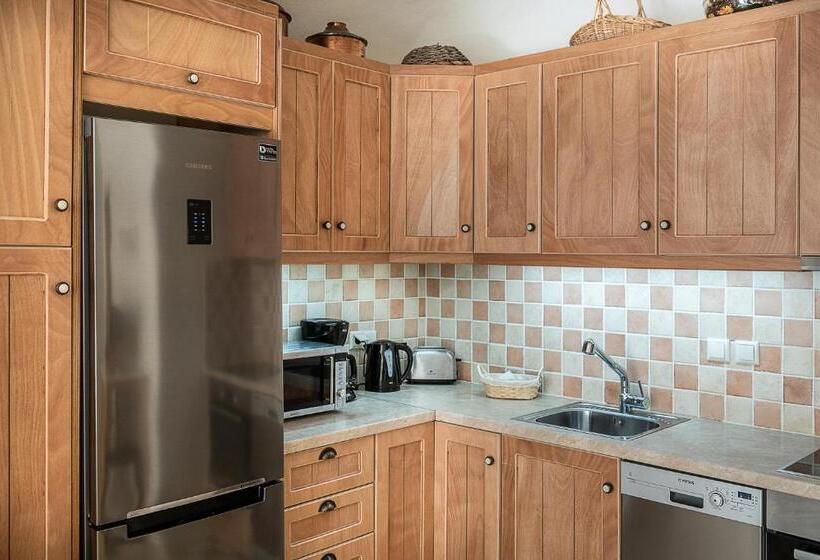 Flora S House & Cave Winery