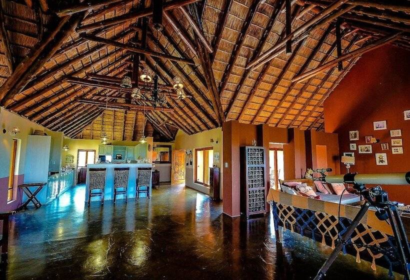 בית מלון כפרי Elephant Game Lodge