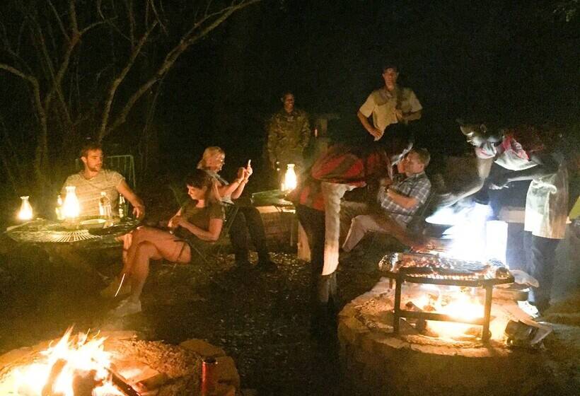 בית מלון כפרי Foxy Crocodile Bush Lodge & Kruger Safari S   No Loadshedding