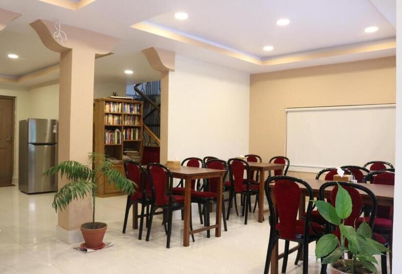 هتل Kathmandu Peace Guest House