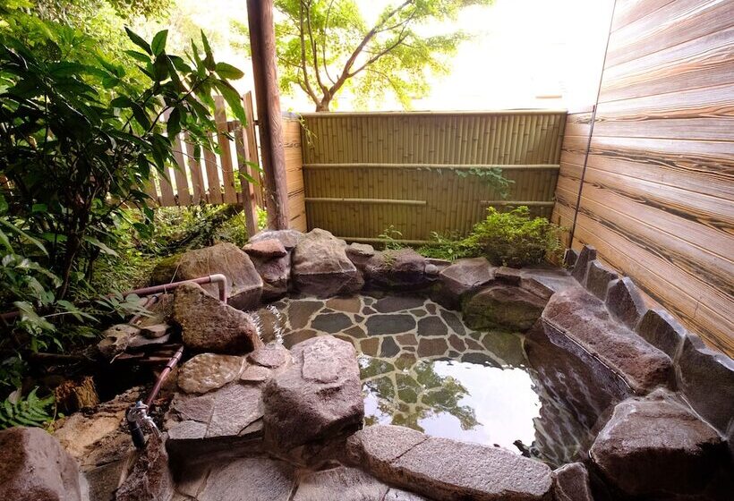 فندق Log Cabin Kinoko No Sato