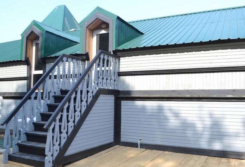 هتل Nachalnik Kamchatki