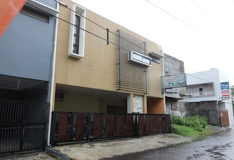 فندق Reddoorz Near Upn Jogjakarta