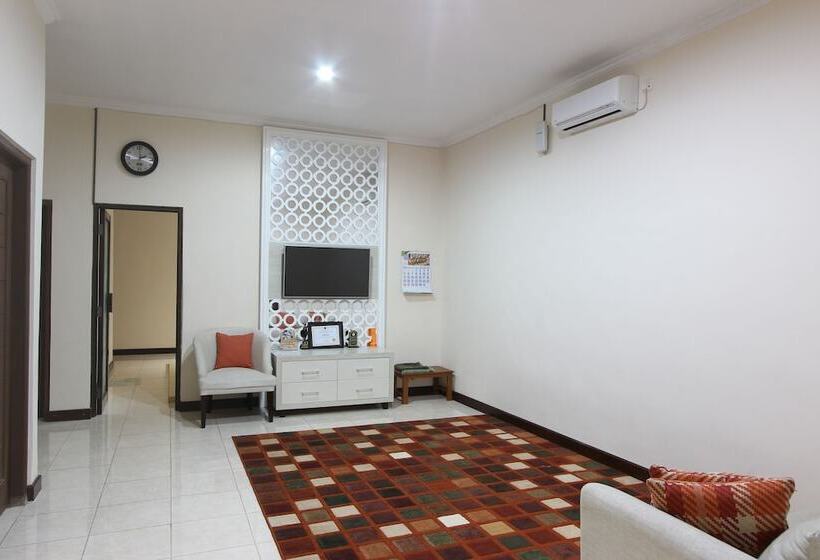 فندق Reddoorz Near Upn Jogjakarta
