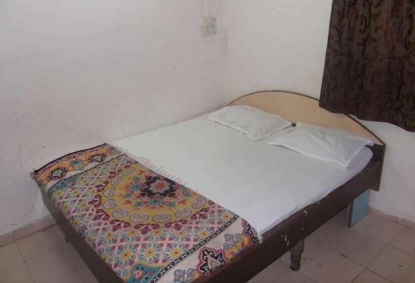 Отель Samruddhi And Shree Inn Lodge