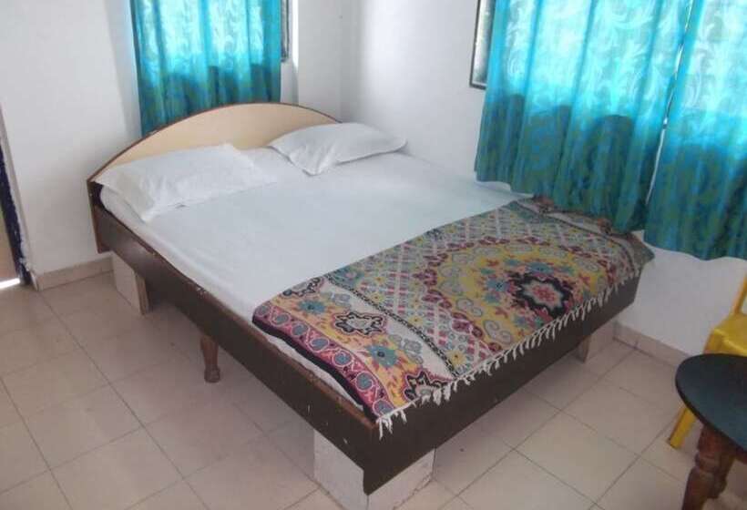 Отель Samruddhi And Shree Inn Lodge