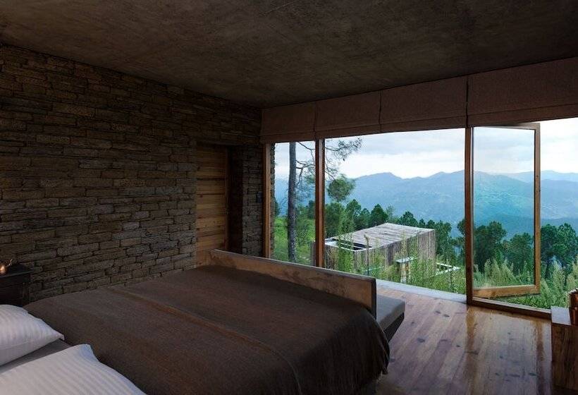 Отель The Kumaon