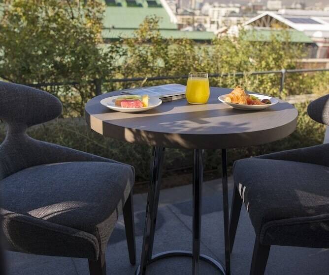 The Manor House At The Queen Victoria Hotel By Newmark