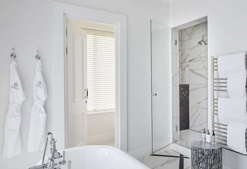 The Manor House At The Queen Victoria Hotel By Newmark