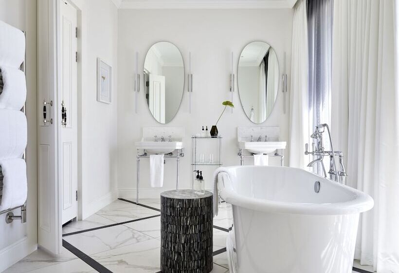 The Manor House At The Queen Victoria Hotel By Newmark