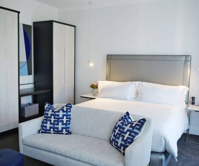 The Manor House At The Queen Victoria Hotel By Newmark