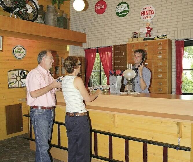 فندق Vakantiepark De Lindenberg