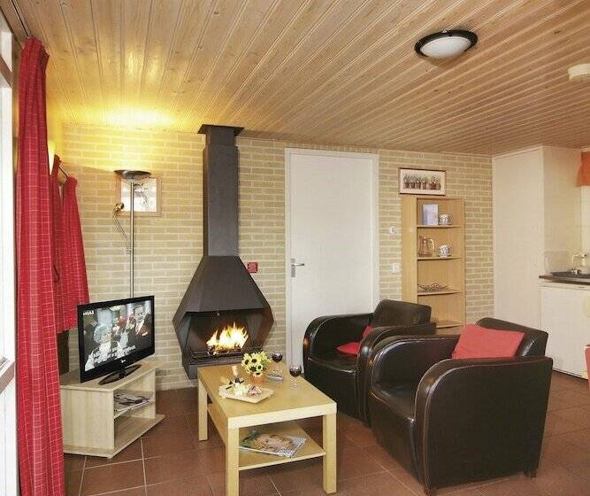 فندق Vakantiepark De Lindenberg