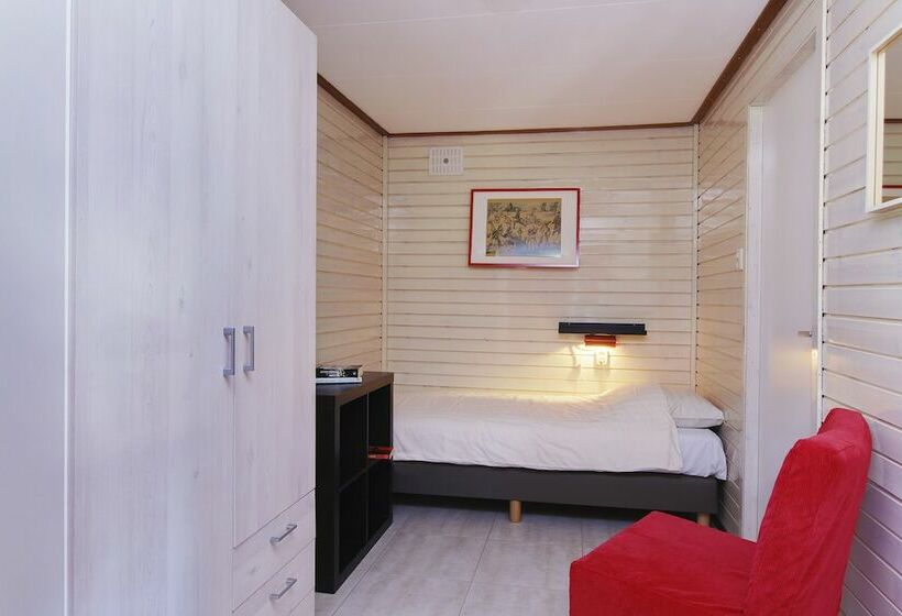 فندق Vakantiepark De Lindenberg