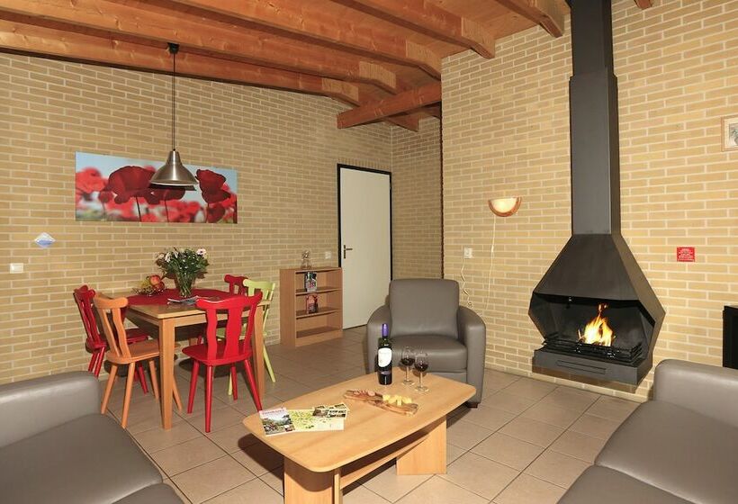 فندق Vakantiepark De Lindenberg