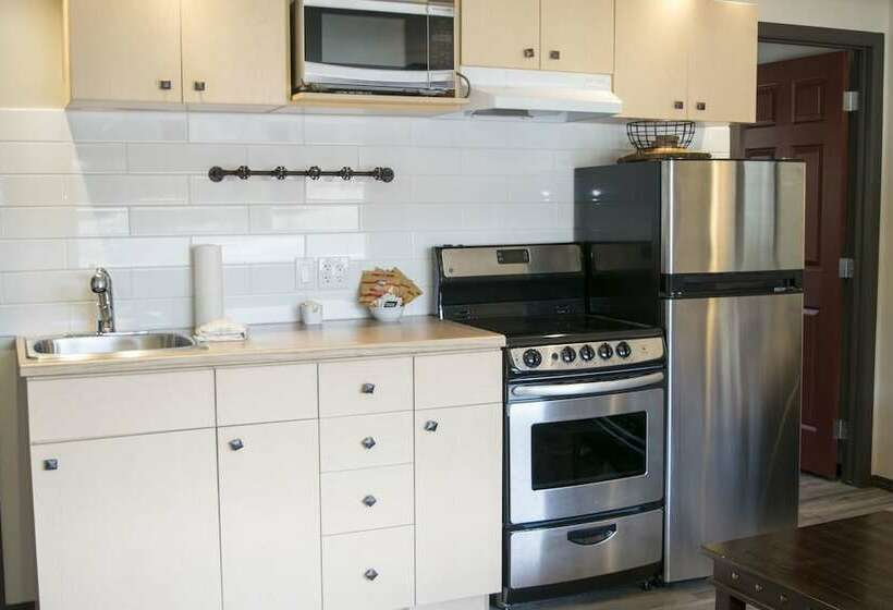 فندق Yamnuska Suites