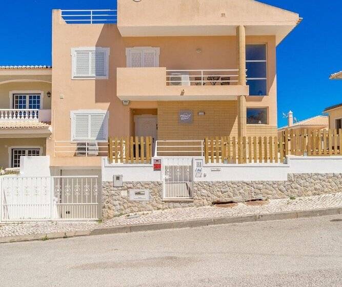 My Guest House Hostel