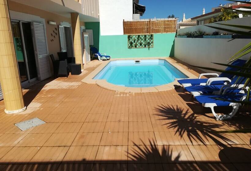 My Guest House Hostel