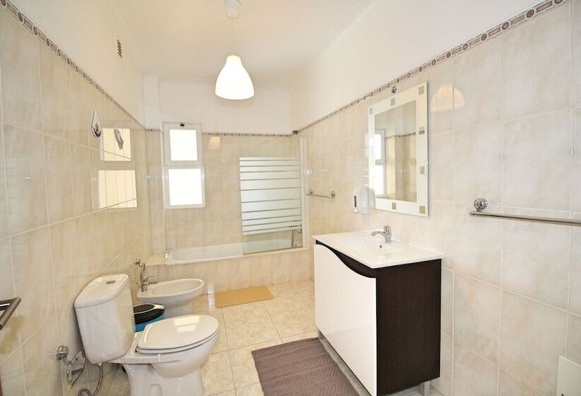 My Guest House Hostel