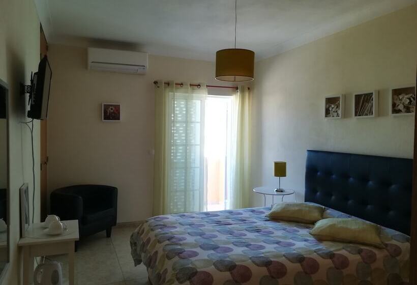 My Guest House Hostel