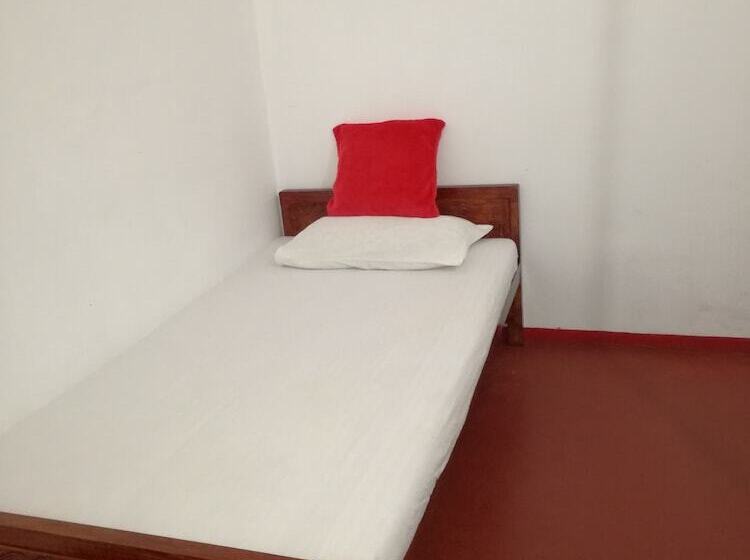 פנסיון 20 House Arugam