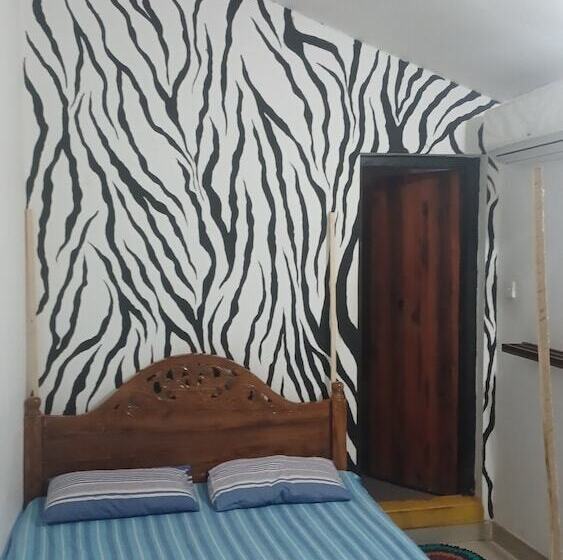 פנסיון 20 House Arugam