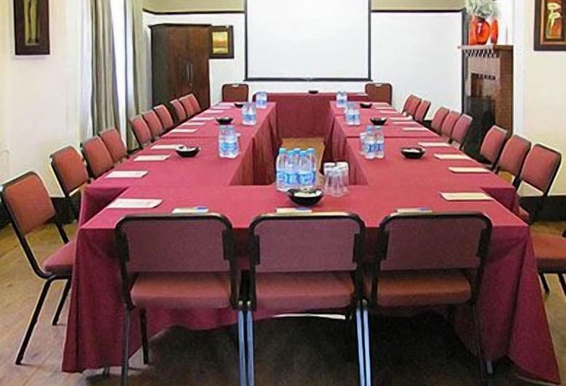 פנסיון Izimbali Lodge And Restaurant