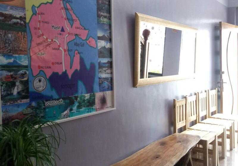 پانسیون Mayon Lodging House