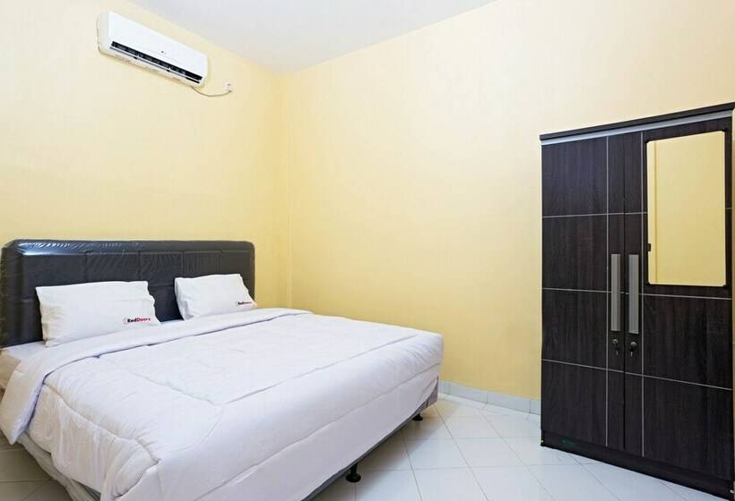 پانسیون Reddoorz Near Halim Perdanakusuma