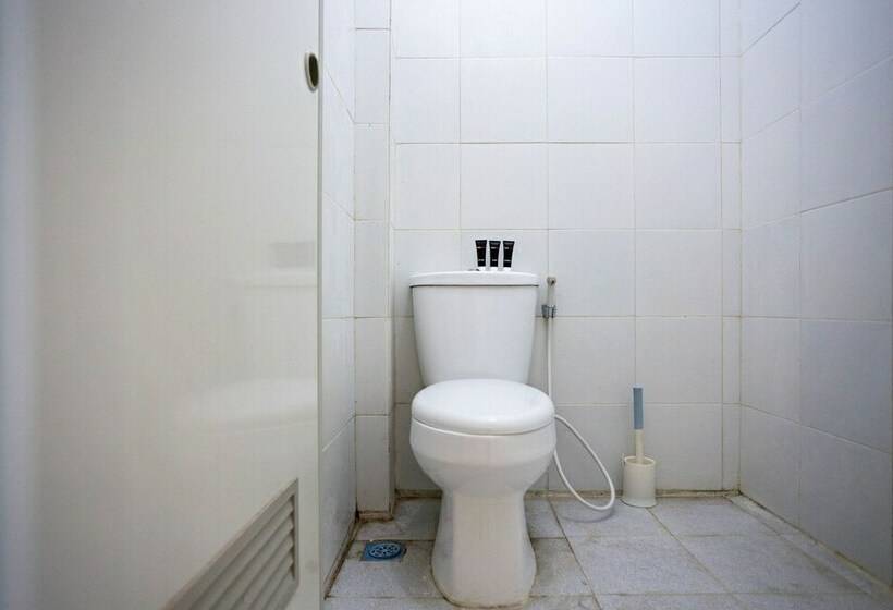 پانسیون Reddoorz Near Halim Perdanakusuma