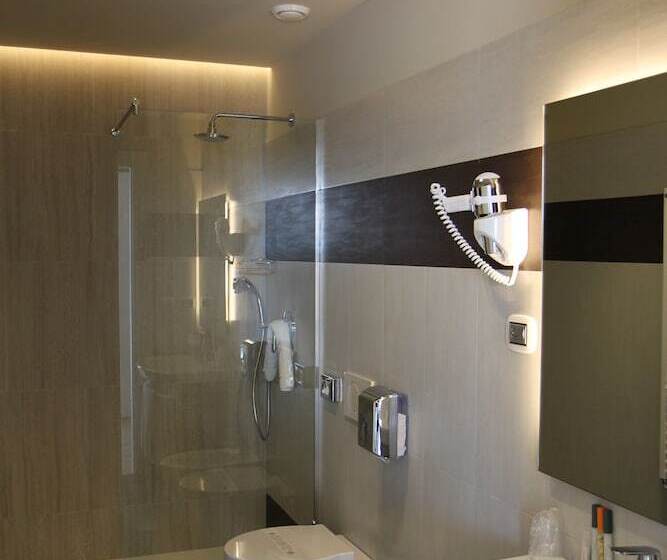 بنسيون Suites & Apartments Liola