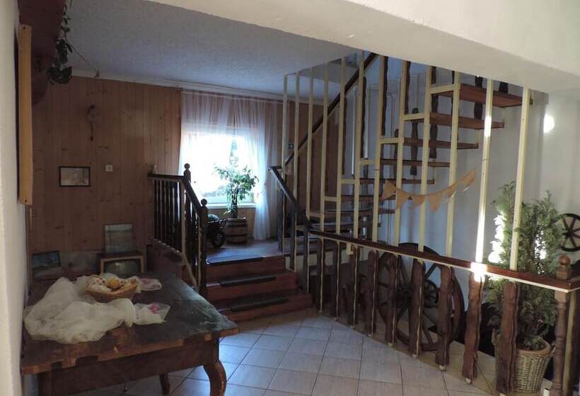 پانسیون Western Penzion