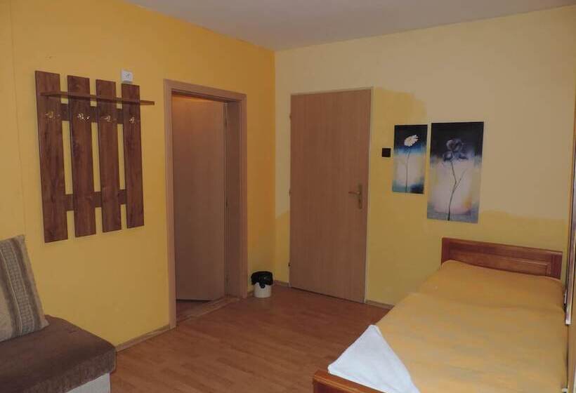 پانسیون Western Penzion