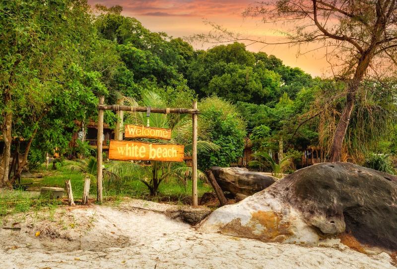 Курорт White Beach Bungalows