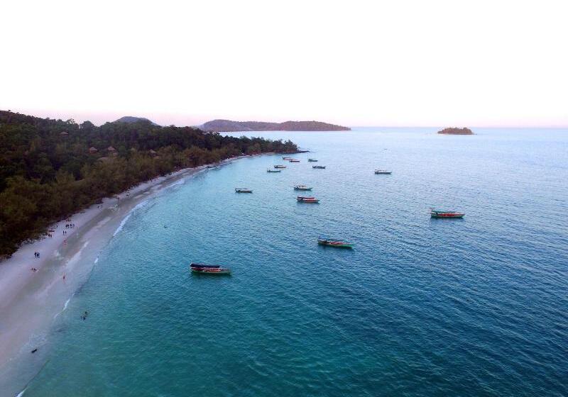 Курорт White Beach Bungalows