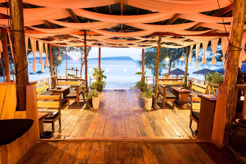 Курорт White Beach Bungalows