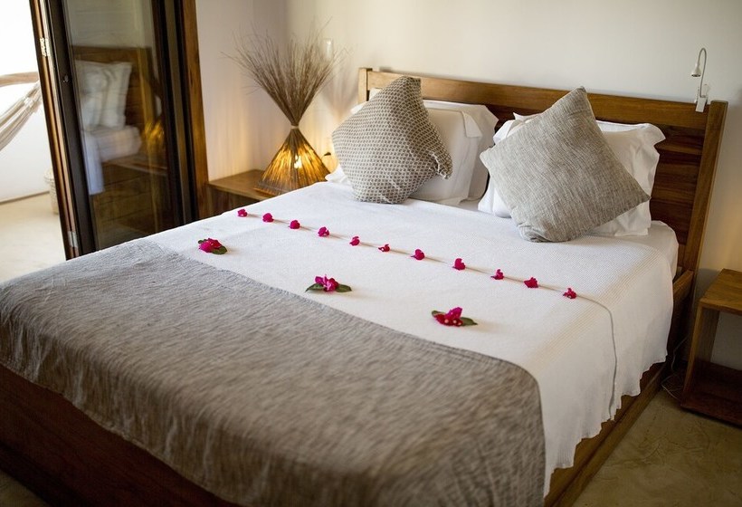 Villa Jomael  La Villa Group