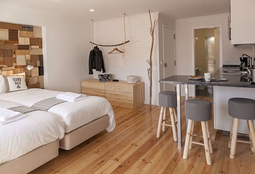 Bairro Alto Studio Apartments   By Lu Holidays