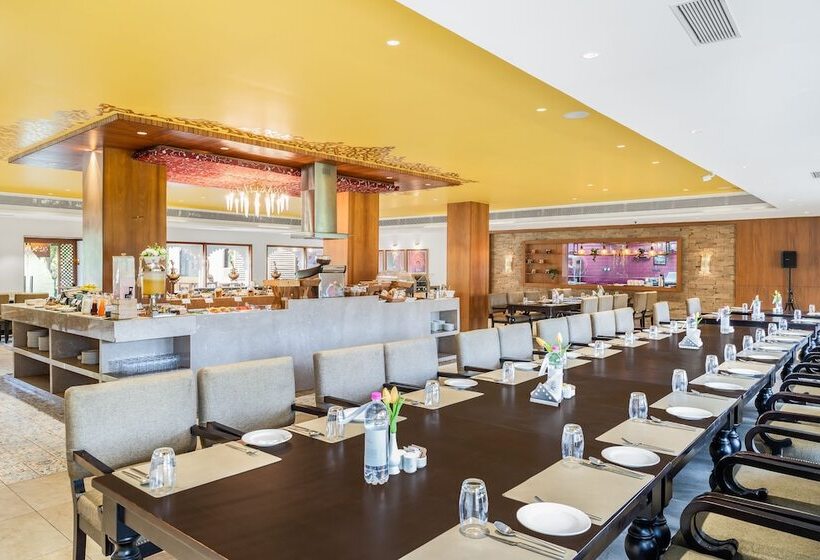 Holiday Resort & Spa A Unit Of S Poddar Group