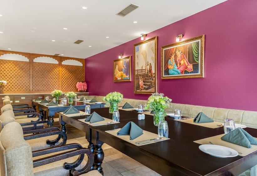 Holiday Resort & Spa A Unit Of S Poddar Group