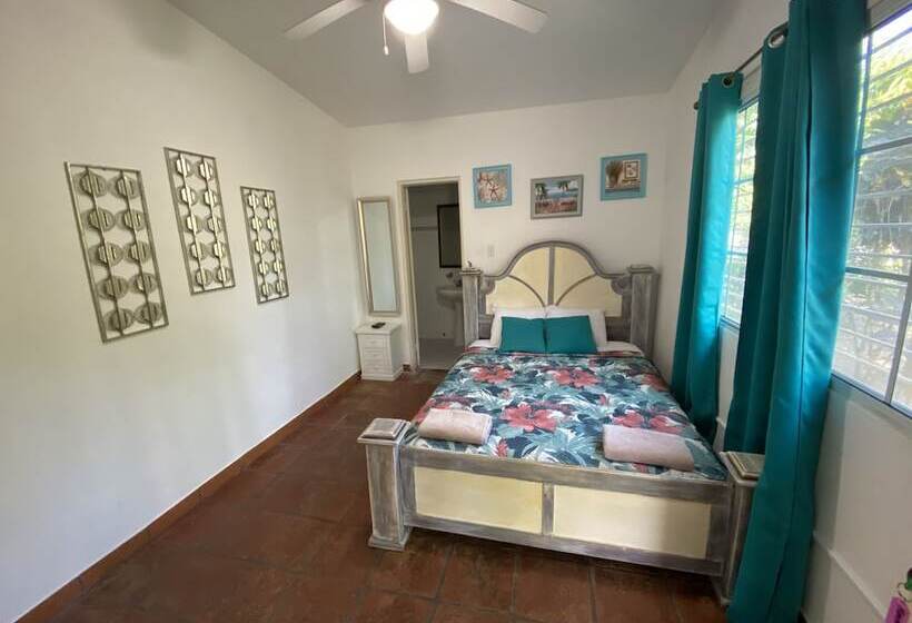 簡易ホテル Las Catalinas Coronado