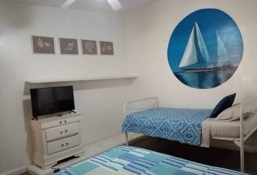 簡易ホテル Las Catalinas Coronado