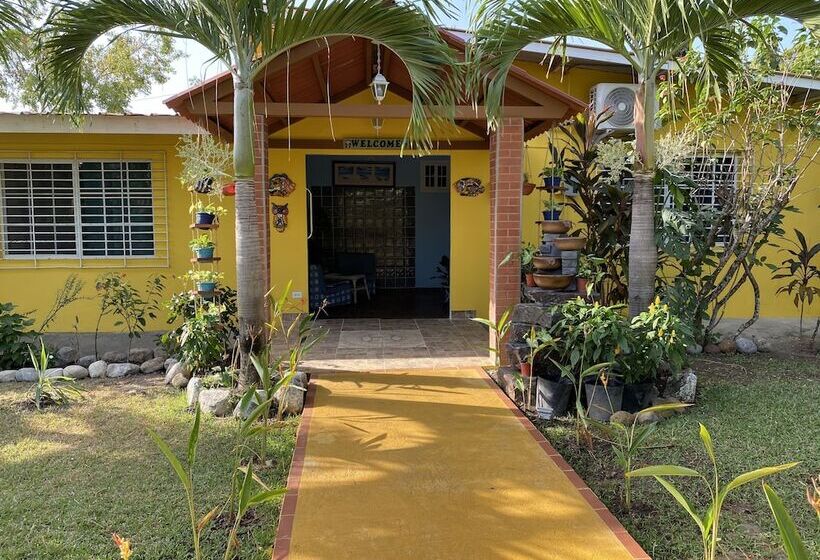 簡易ホテル Las Catalinas Coronado