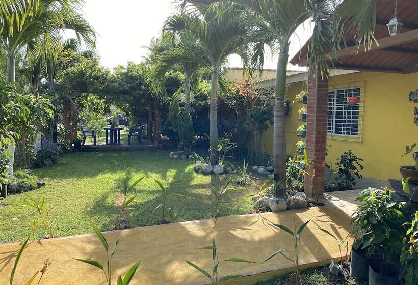 簡易ホテル Las Catalinas Coronado