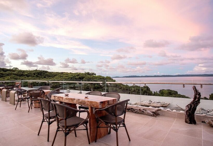 هتل Beluu Sea View Resort